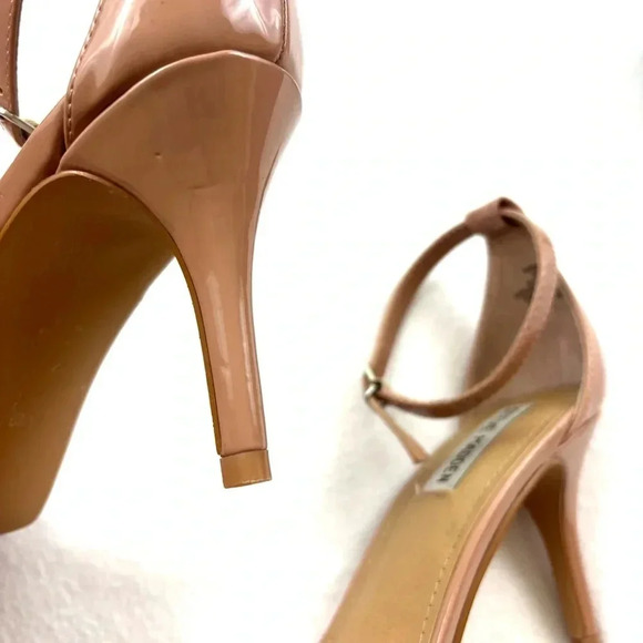 Steve Madden Tan Patent Leather Strappy Buckle Closure Stiletto Heel Size 10M - Picture 8 of 11